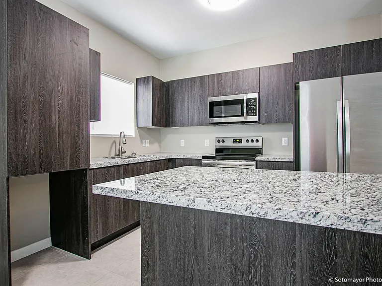 3405 Sahara Dr — Photo 2