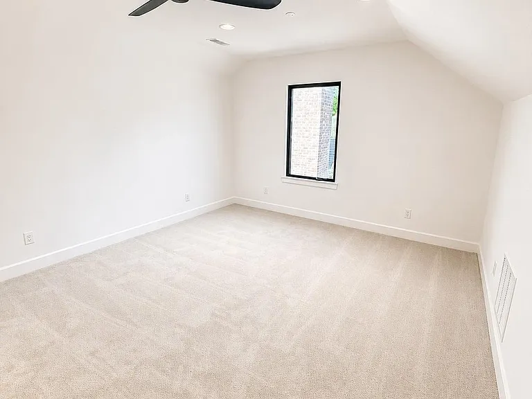 3529 Asbury St — Photo 37
