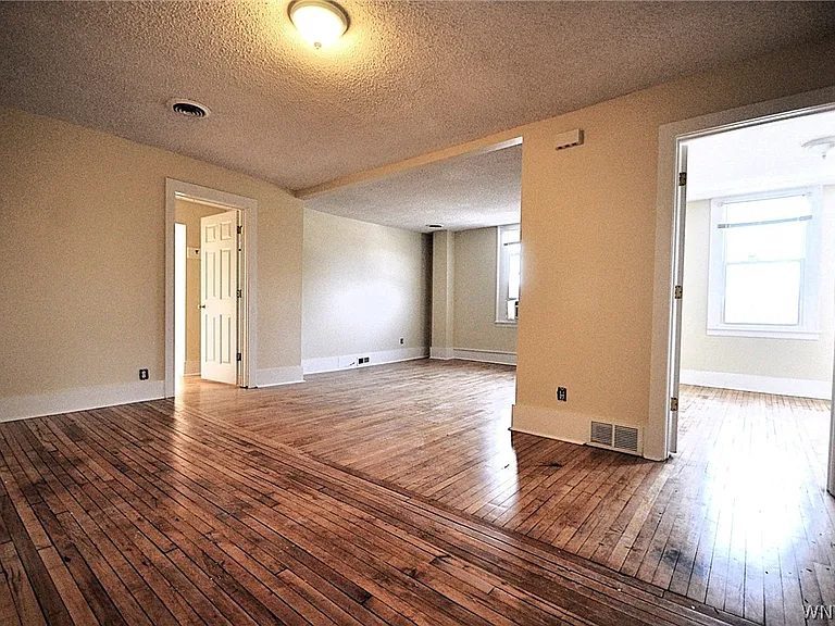8525 Main St — Photo 14