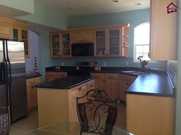 5th image of 107 Mesa Verde Dr