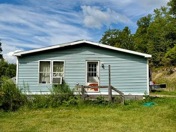 3rd image of 994 Canaan Road