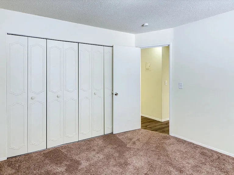 Victoria Flats Roseville — Photo 39