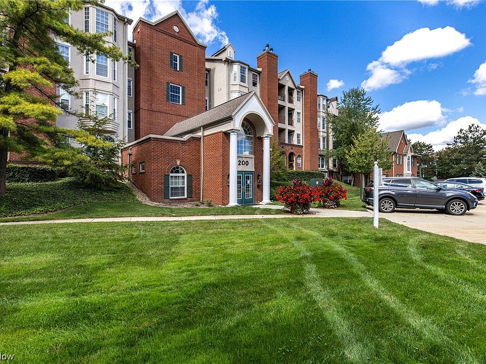 1st image of 200 Fox Hollow Dr APT 103