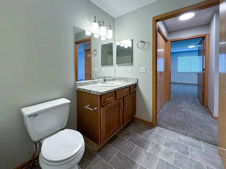 Highland View Apartments — Photo 172