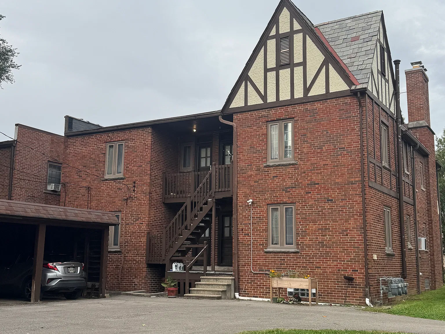 1803 King Ave — Photo 2