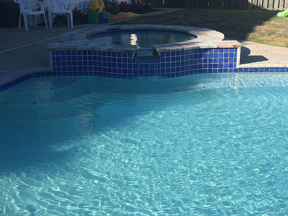 1st image of 211 Jade Dr