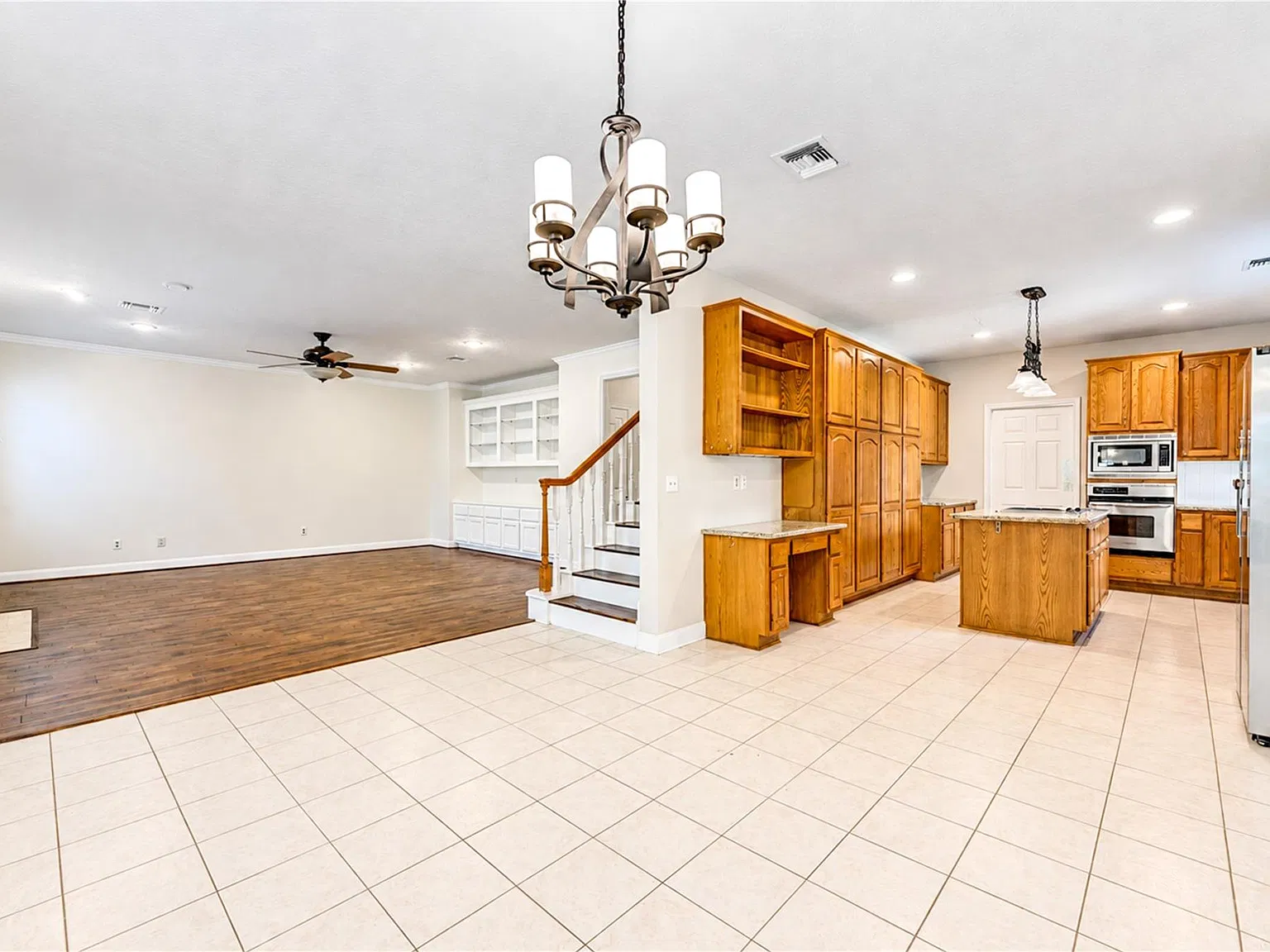 4 bed, 2.5 bath, 3173 sqft, $3,200 — Photo 4