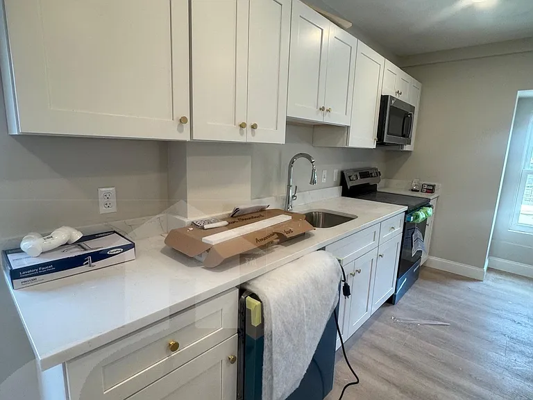 72 Washington St #2 — Photo 2