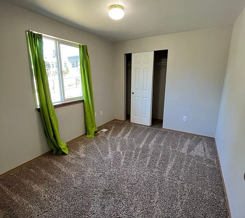 1st image of 25608 162nd Pl SE