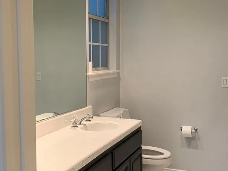 1818 Colby Ave #104 — Photo 10