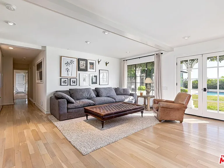 1075 Wallace Rdg — Photo 33