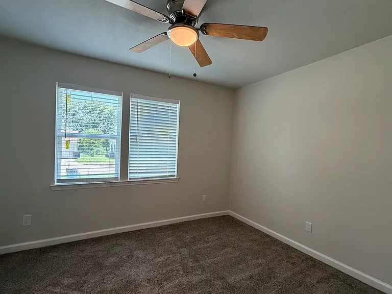 6812 Lakeside Dr — Photo 9