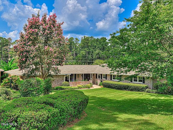 3rd image of 8132 Sir Lancelot Court