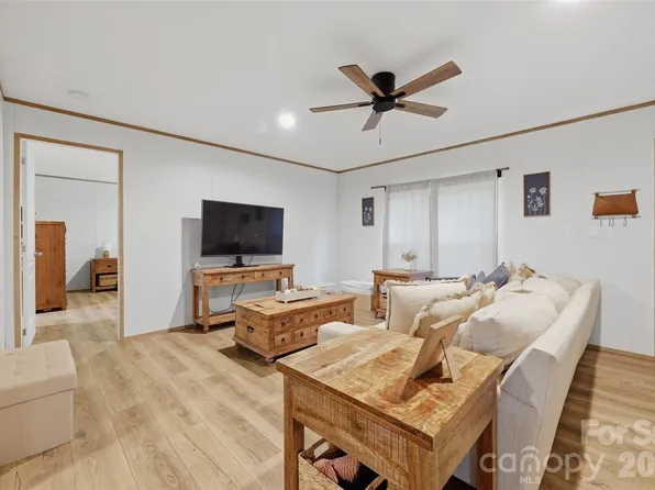 947 Jay Burke Rd, Taylorsville, NC 28681
