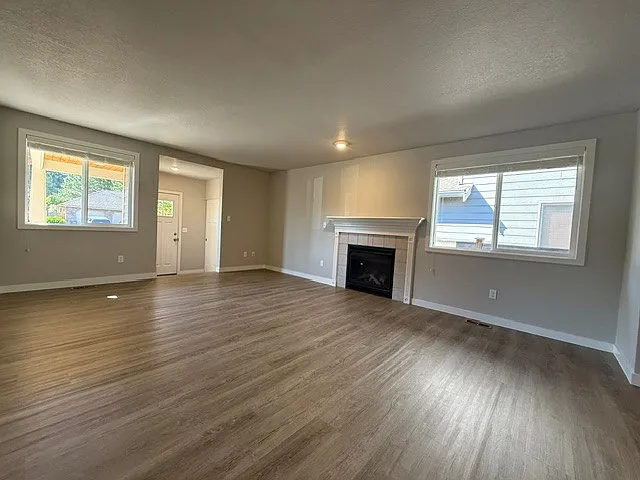 3 bed, 1652 sqft, $3,075 — Photo 3