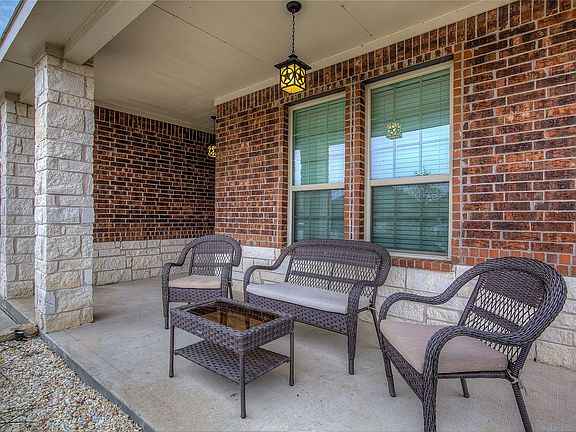4th image of 102 Whitetail Way