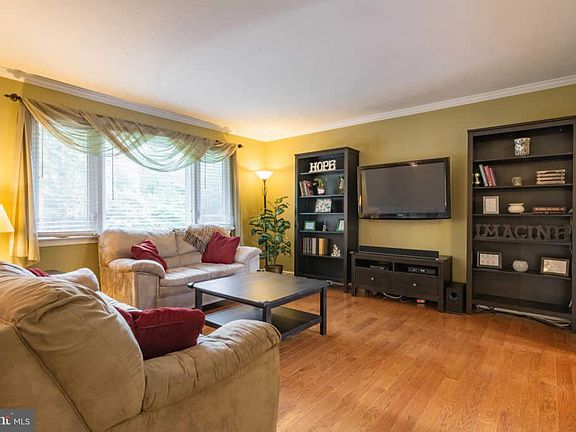 3rd image of 1764 Thistle Ct