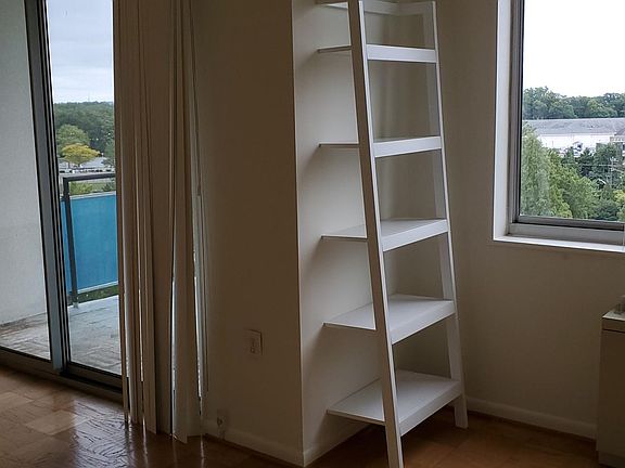 3rd image of 10401 Grosvenor Pl APT 1214