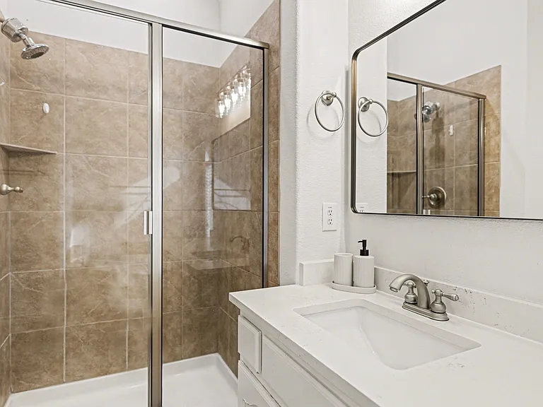 11709 Wild Pear Ln — Photo 14