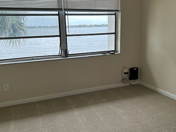 4th image of 175 SE Saint Lucie Blvd APT E124