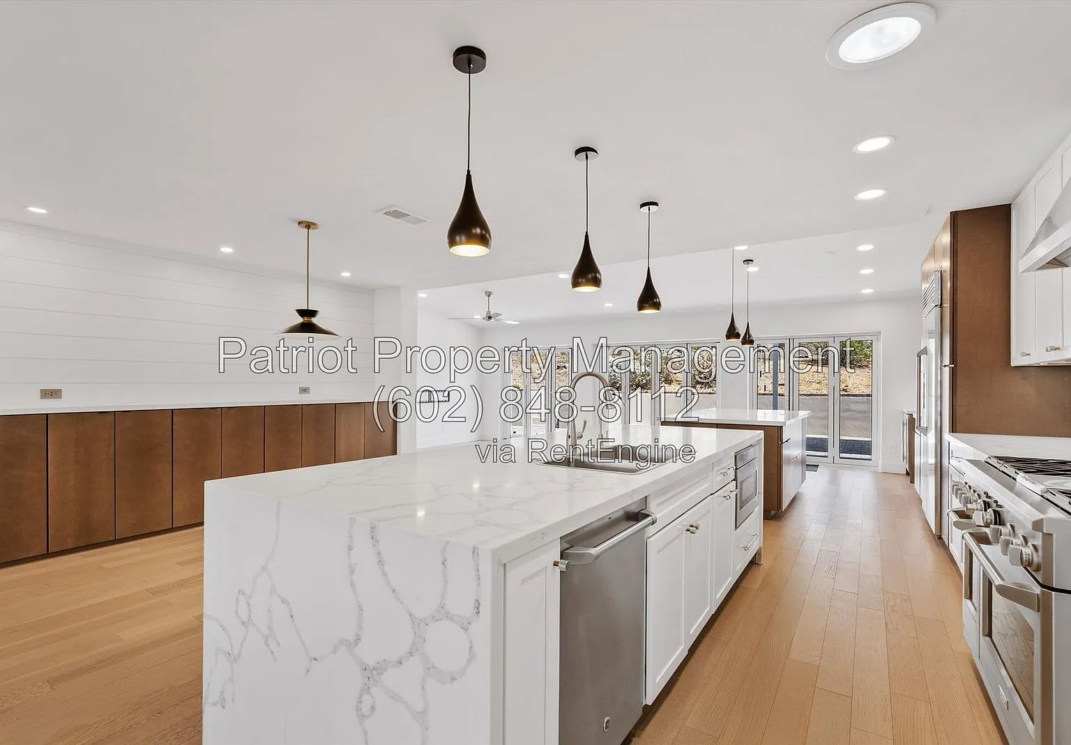 4 bed, 2.0 bath, 2372 sqft, $3,300 — Photo 4