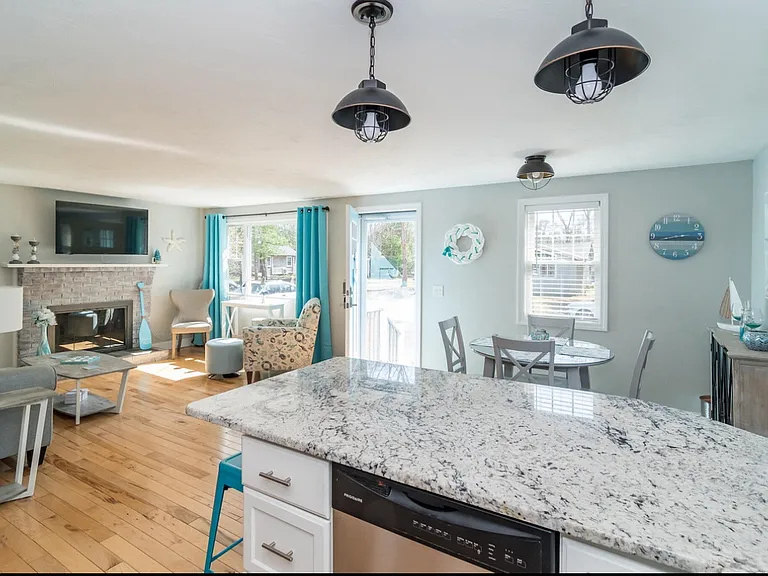 16 Harborview Dr — Photo 18