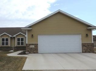 711 Creekview Ln, Appleton, WI 54915