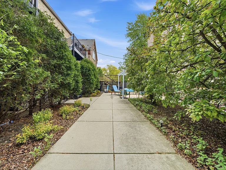 2555 W Logan Blvd #GE — Photo 4