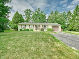 1127 Lake Park Ln, Webster, NY 14580