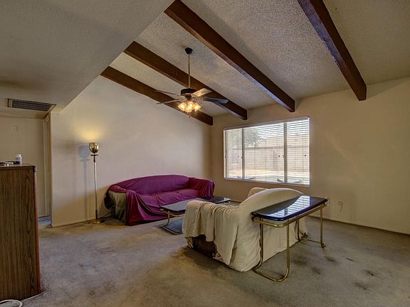 4th image of 3811 W Anderson Dr