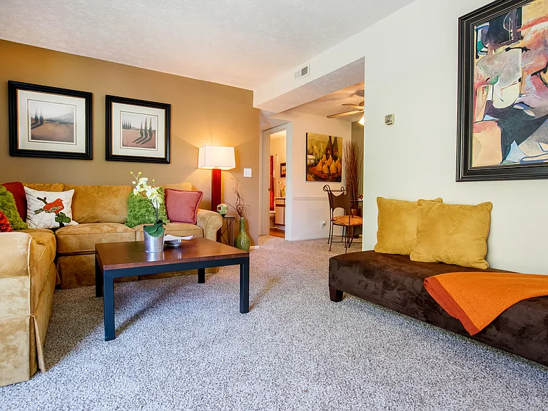 Gettysburg Square Apartments living room