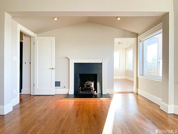 2nd image of 370 Upper Ter APT 10