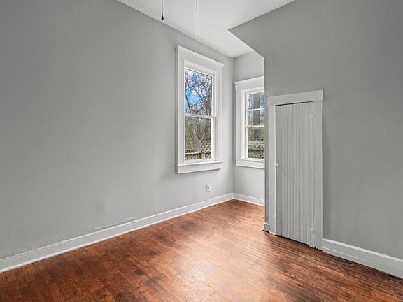 4th image of 514 Wapping St #C