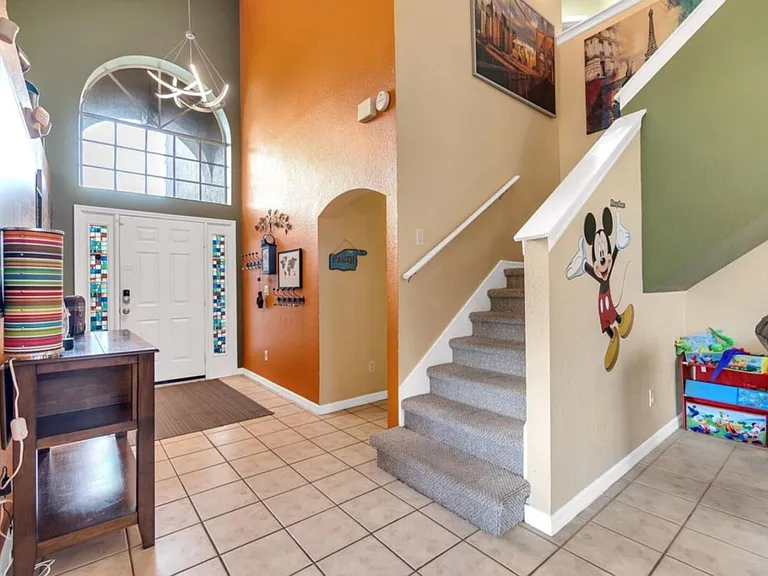 Balmoral Ct — Photo 22