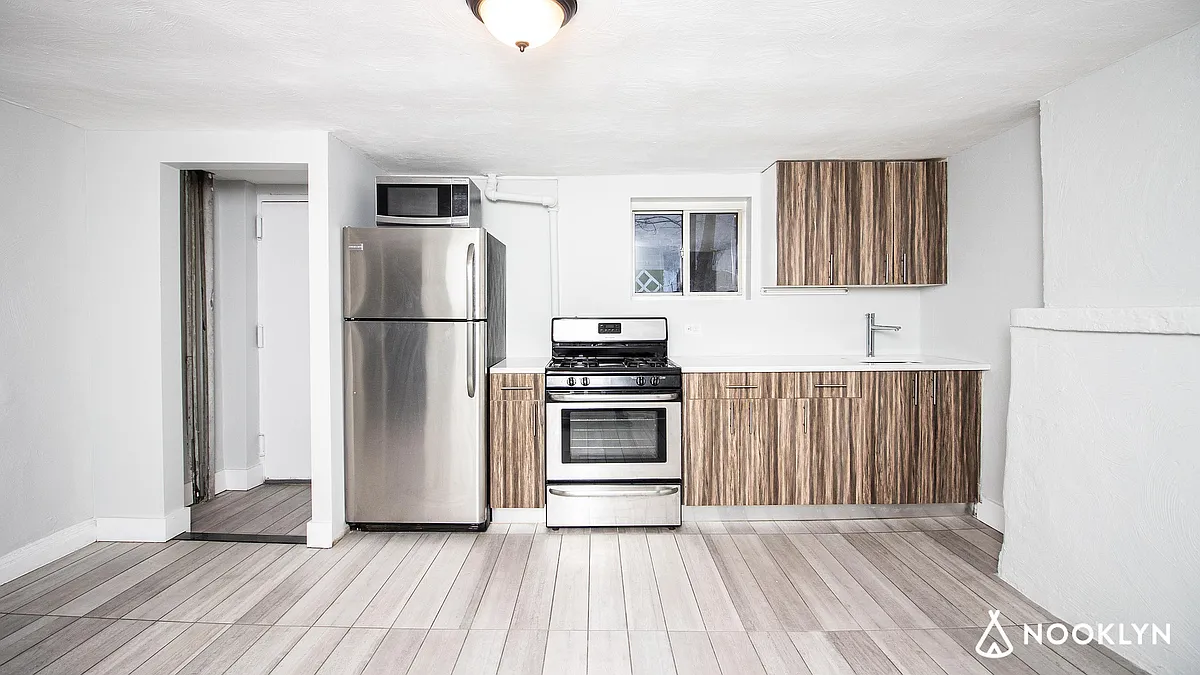 Building Photo - 512 De Kalb Ave #1
