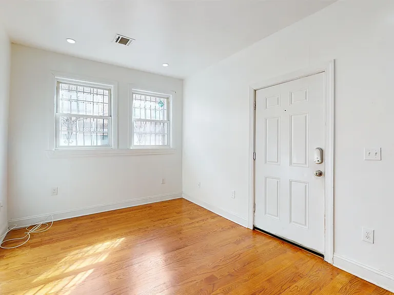 131 Brunswick St #A — Photo 8