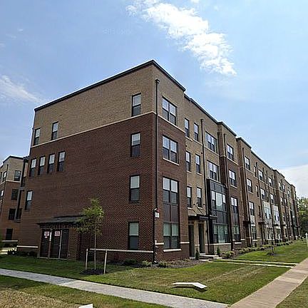 4th image of 236 Van Buren St #14