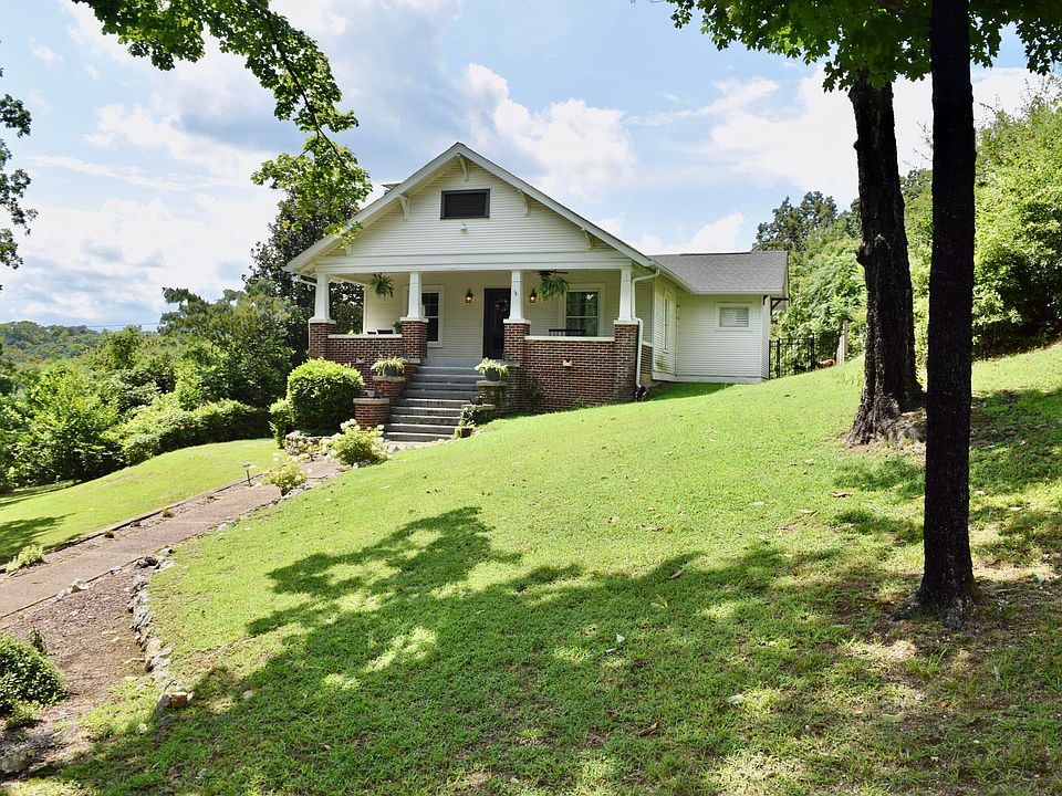 1st image of 821 Summit Ave