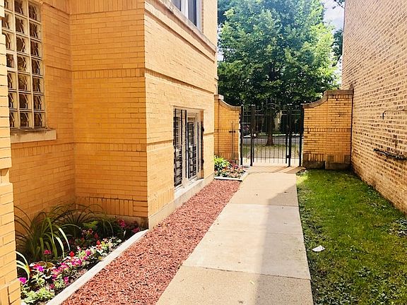 2nd image of 2922 N Albany Ave APT 3E