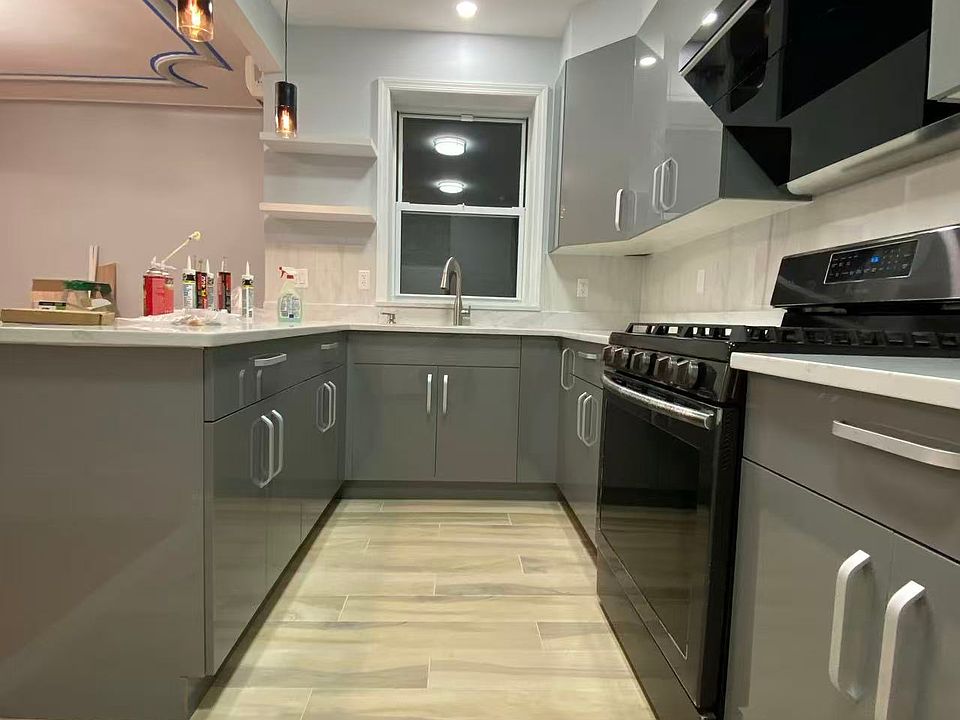 1st image of 62 Bay 40 St Floor 2
