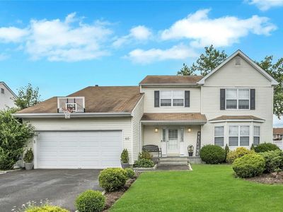 60 Clifton Street, Farmingdale, NY, 11735