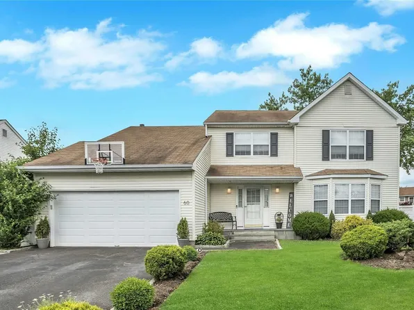 60 Clifton Street, East Farmingdale, NY 11735