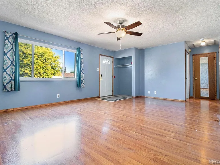 3724 Sheffield Ln — Photo 3