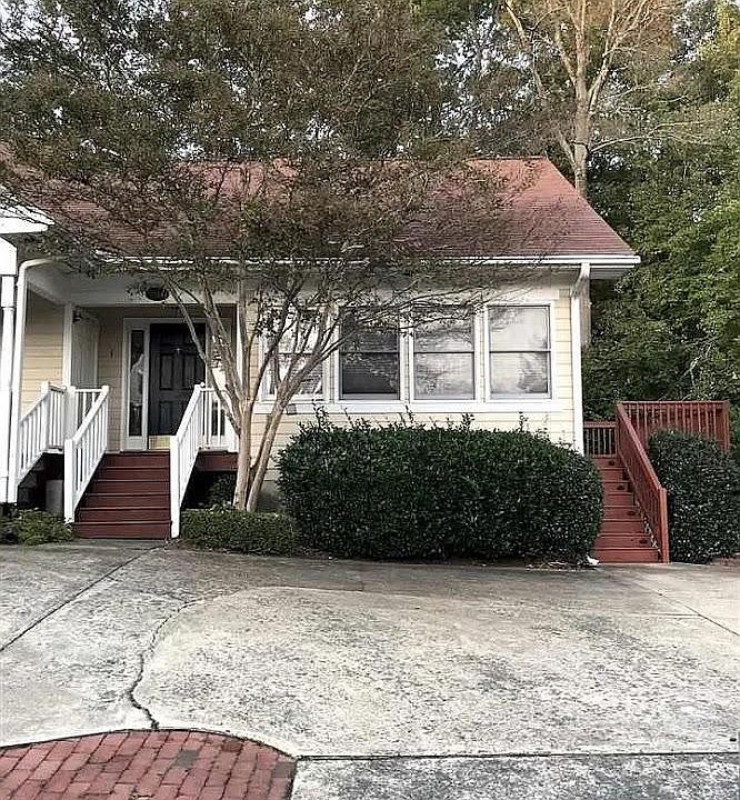 1st image of 105 Stewart Ln #B