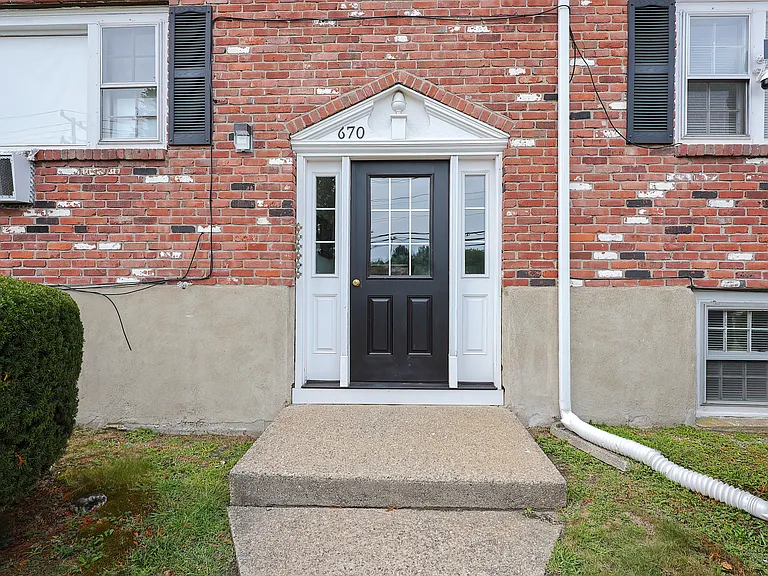 670 Main St #1 — Photo 26