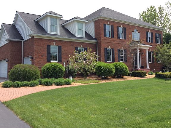 2nd image of 7754 Parkcrest Cir