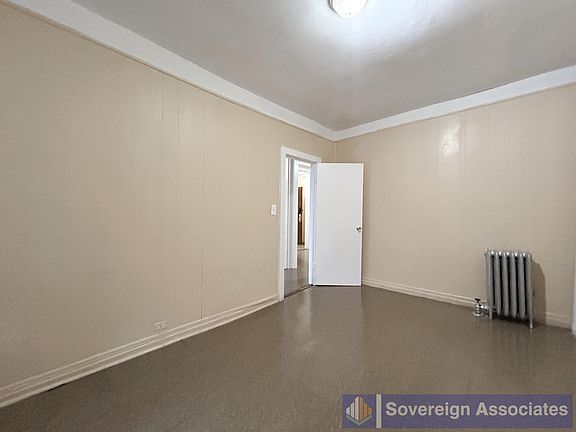3rd image of 876 Bryant Ave APT 1D