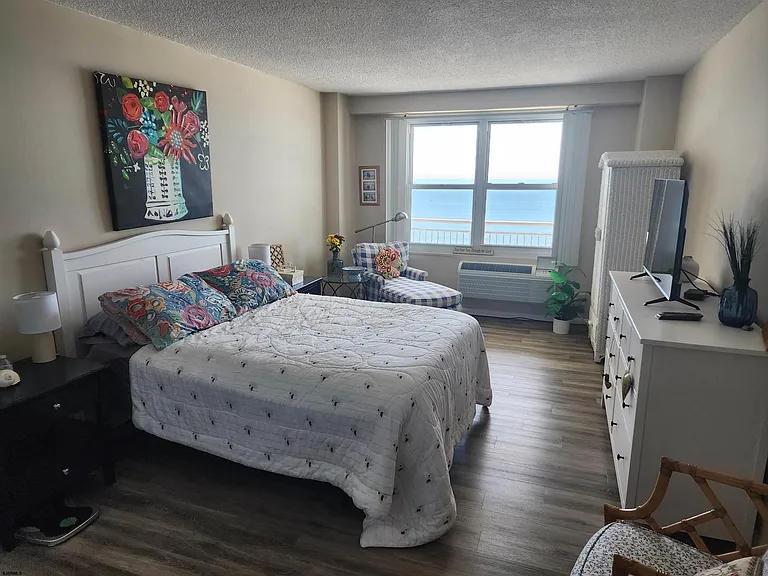 9400 Atlantic Ave #1005 — Photo 8