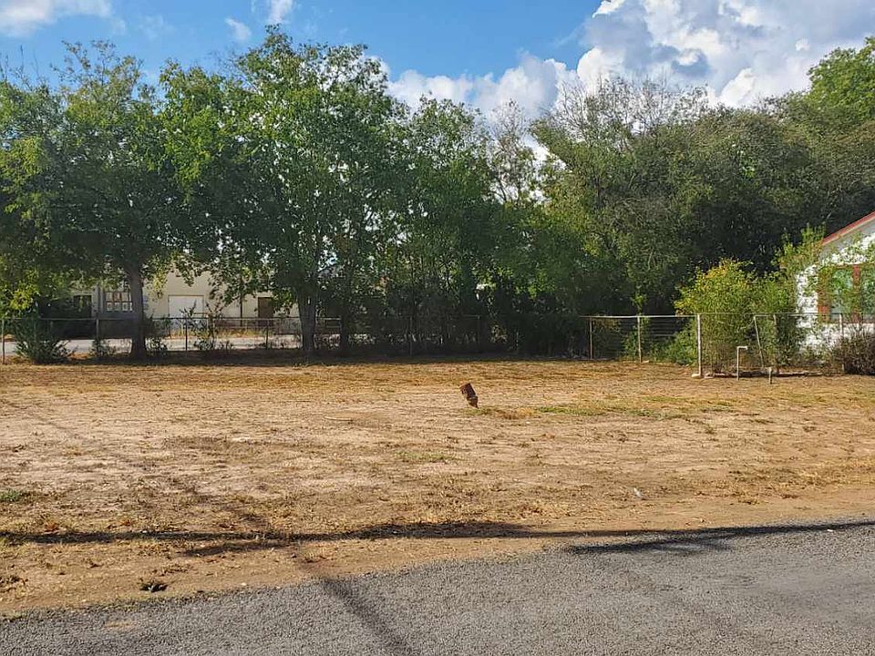 1st image of 1002 17th LOT 15