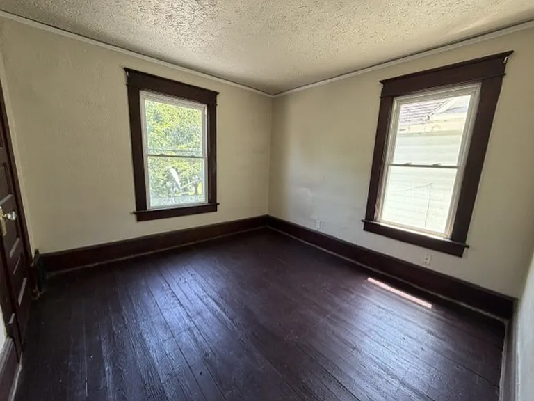 768 Beardsley St — Photo 12